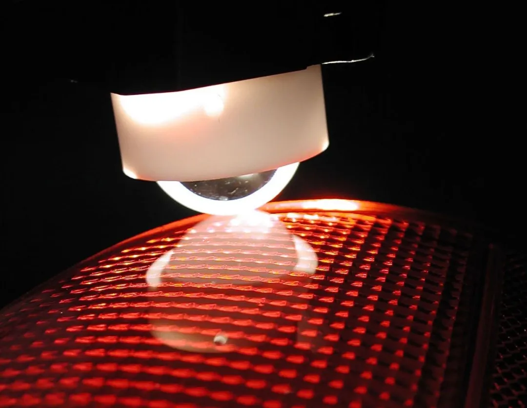 海目星展示的GLOBO焊接技術(shù)，這項擁有全球?qū)＠s膺“瑞士國家獎”的尖端技術(shù)